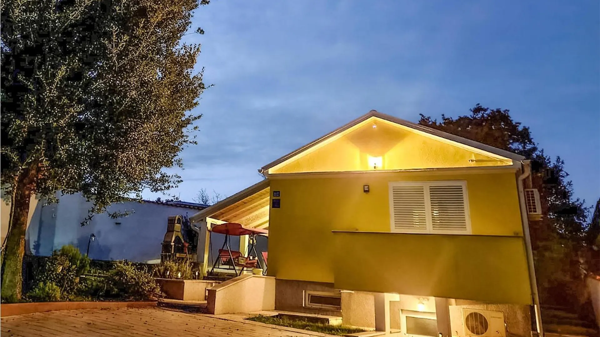 度假居 Awesome Home In Pavicini With Sauna